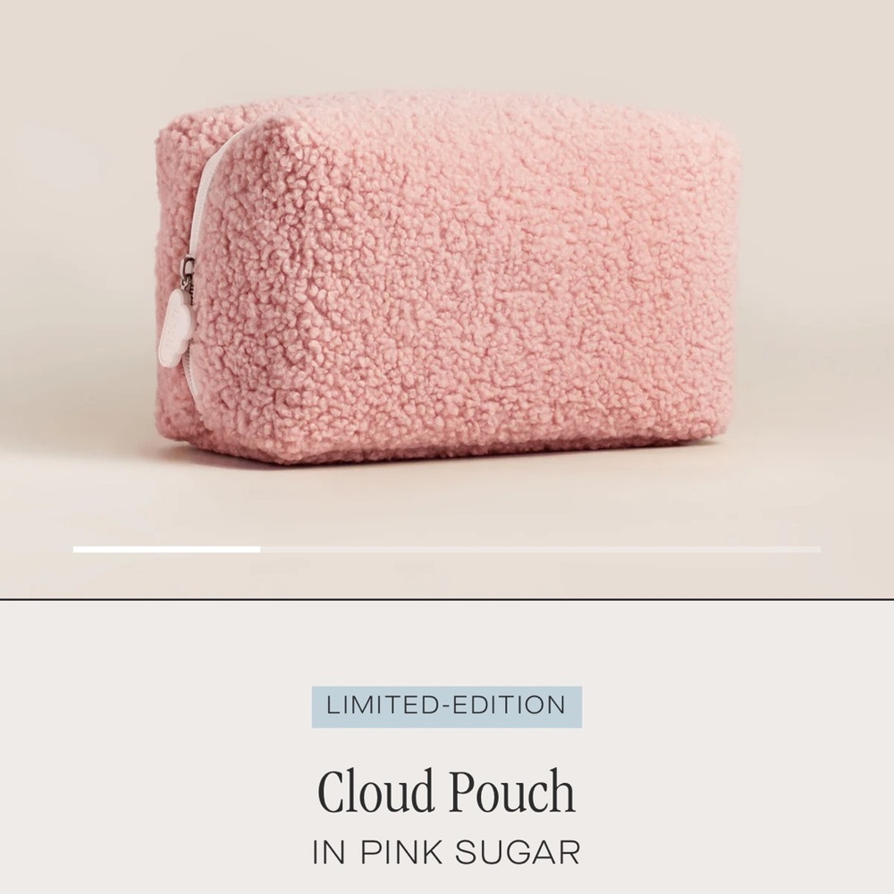 Summer Fridays Limited-Edition cloud pouch in pink sugar